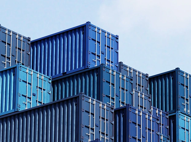 Факторинг позволяет быстро профинансироваться в момент дефицита оборотных средств в пиковые периоды. Например, когда тебе надо расплатиться с поставщиком, а заказчик ещё не оплатил товар.
ROWI отличается оперативностью, удобным сервисом, а также позитивным человеческим фактором.